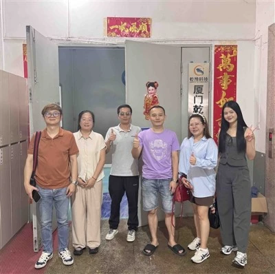 Тайский заказчик полупроводников посещает компанию Xiamen Qianyu Technology д...